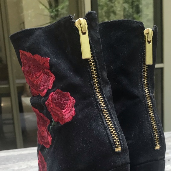 embroidered rose boots - Picture 2 of 3